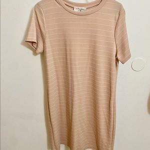 Saints and Hearts women’s tan/white striped tshirt dress